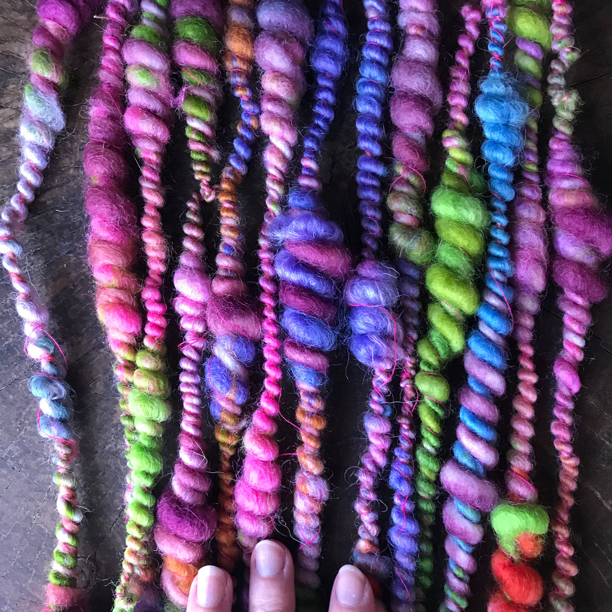 Rainbow art yarn 100g 11y - Mynoush