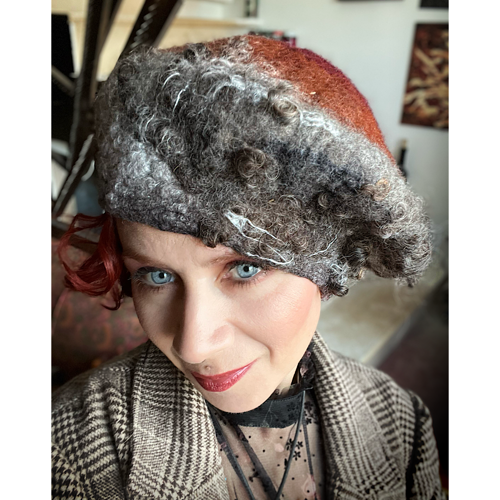 Felted beret with leaves size 22“ small