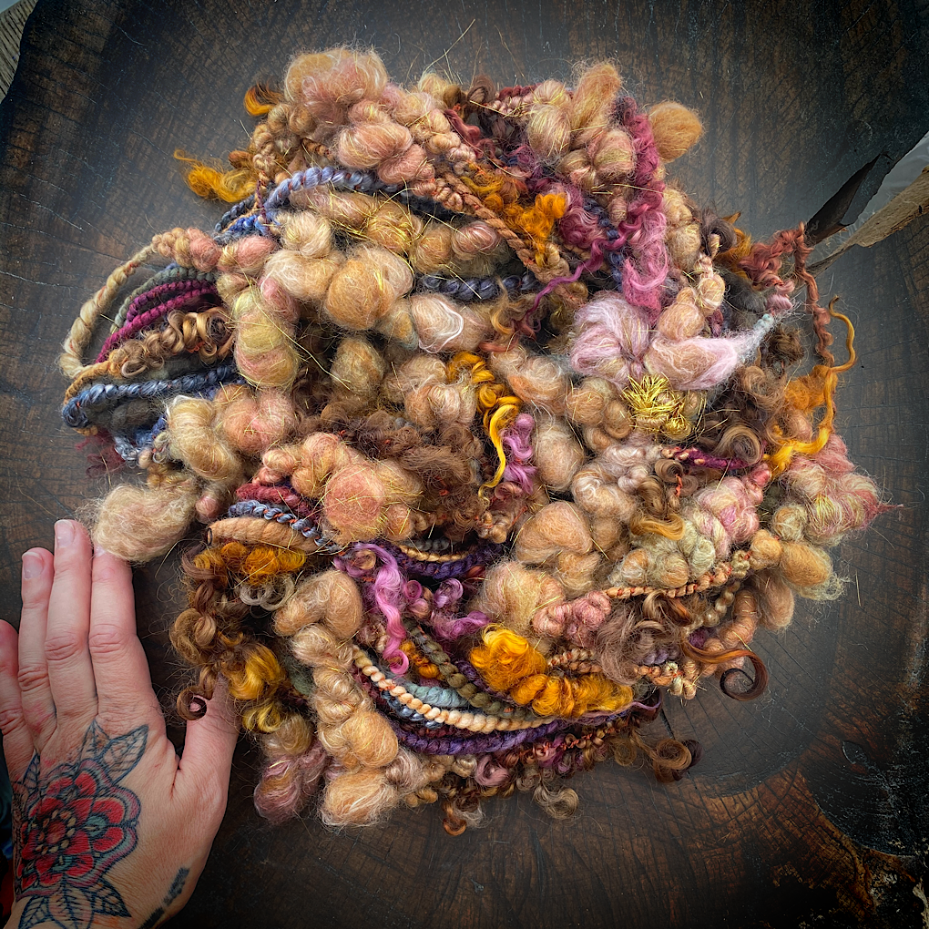 Clair-obscur Rich golden Signature Art yarn