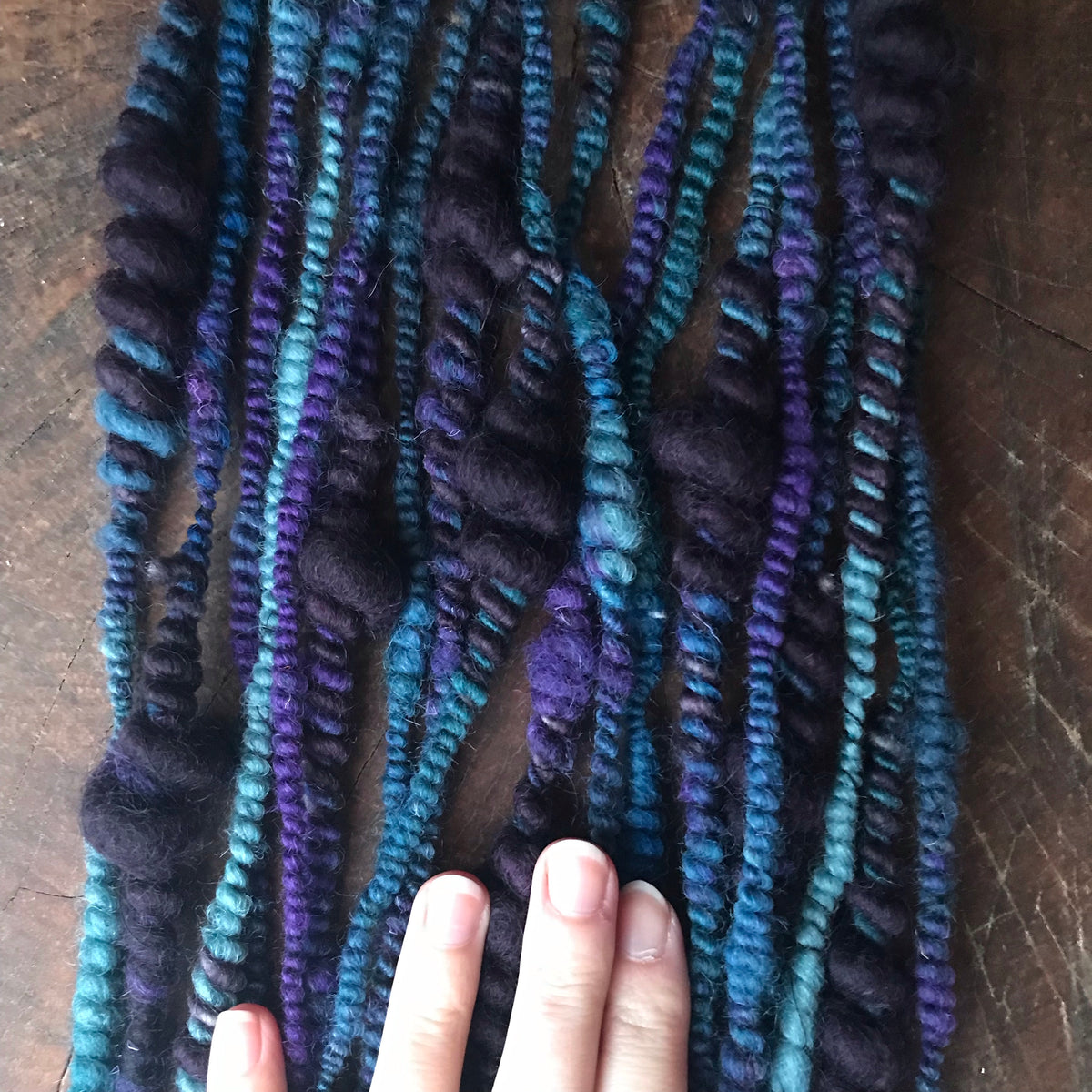 Blue black art yarn 90g - Mynoush