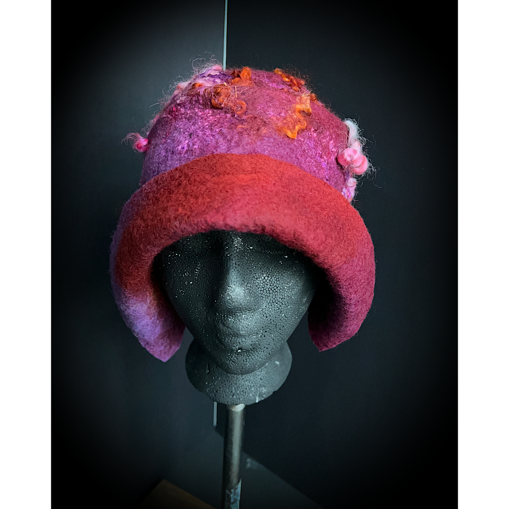 Felted flapper’s hat- 23”