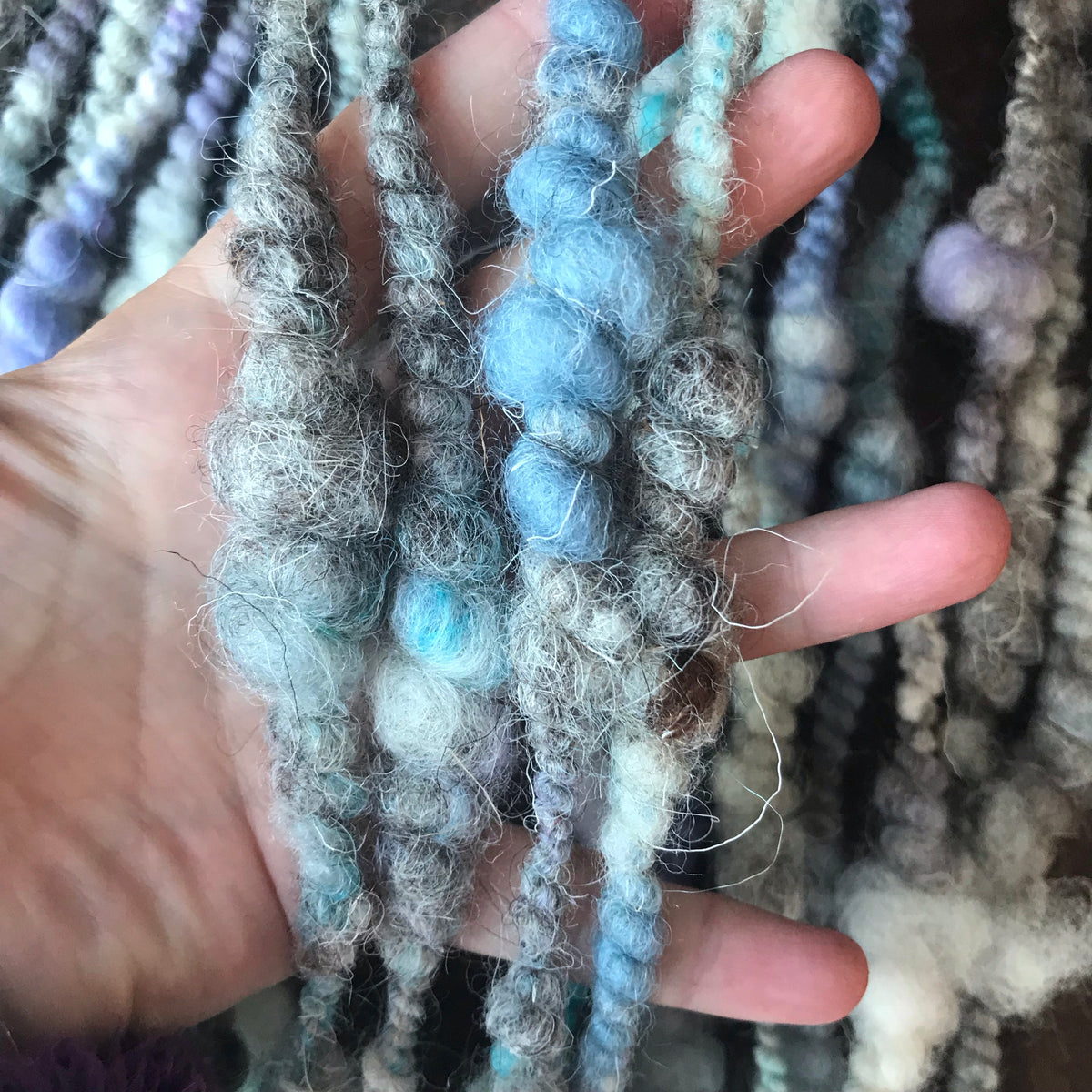 Blue hand spun yarn 100g 16y - Mynoush