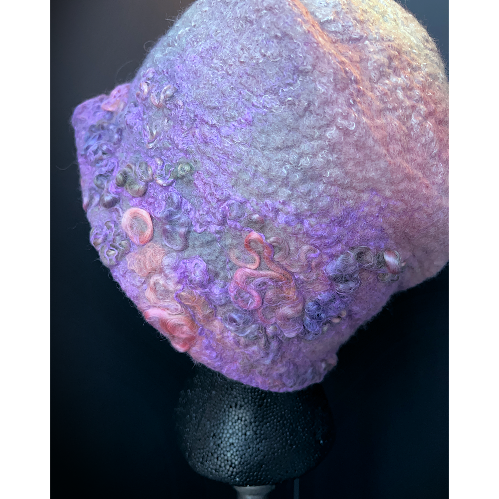 Felted toque with bubbles size 23”