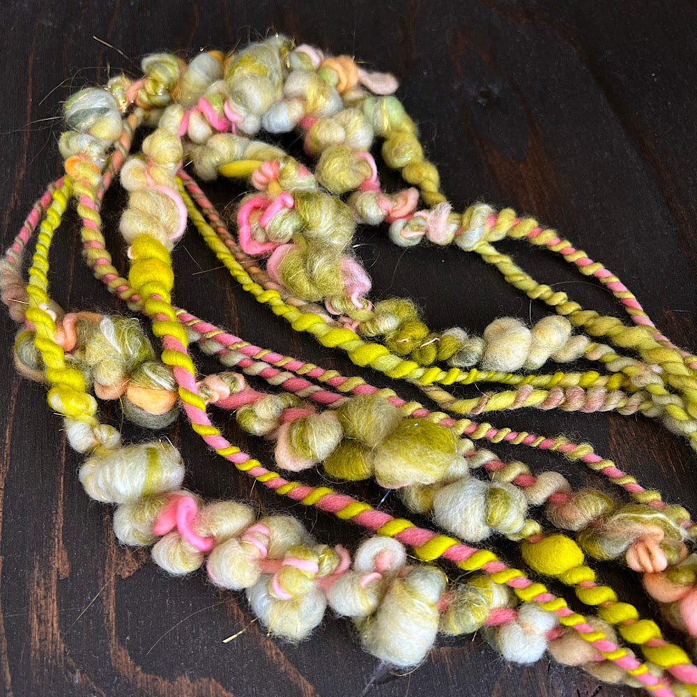 Toad kisses weaving art yarn