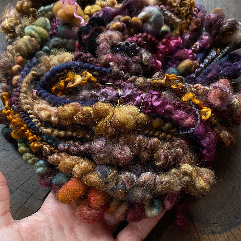 Clair-obscur Rich golden Art yarn