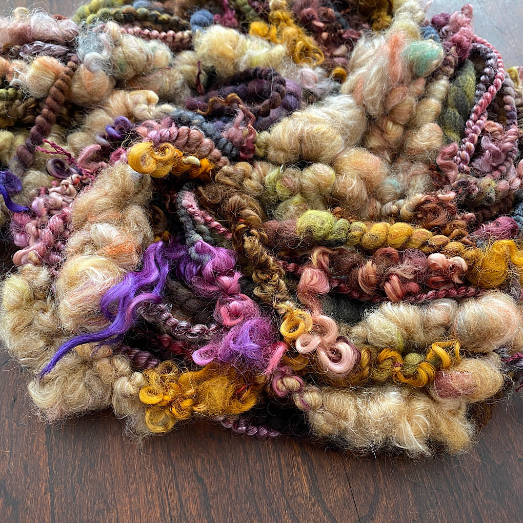 Clair-obscur Rich golden Signature Art yarn