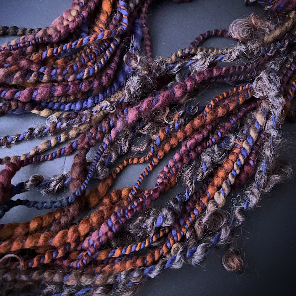 Art yarns kit for weaving