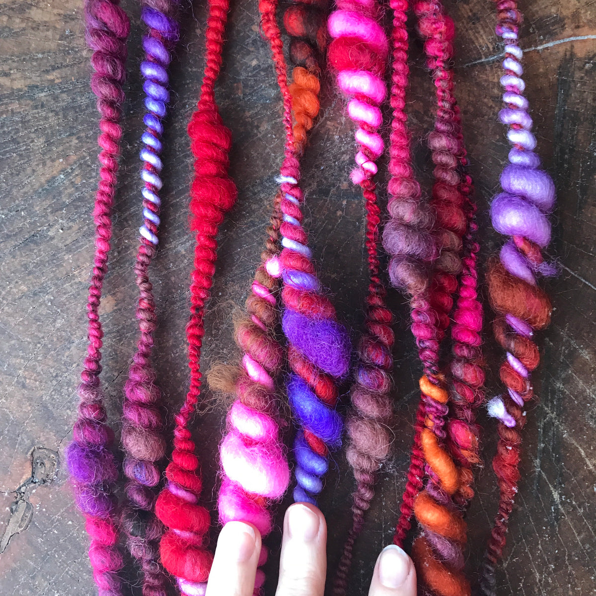 Red art yarn 50g - Mynoush