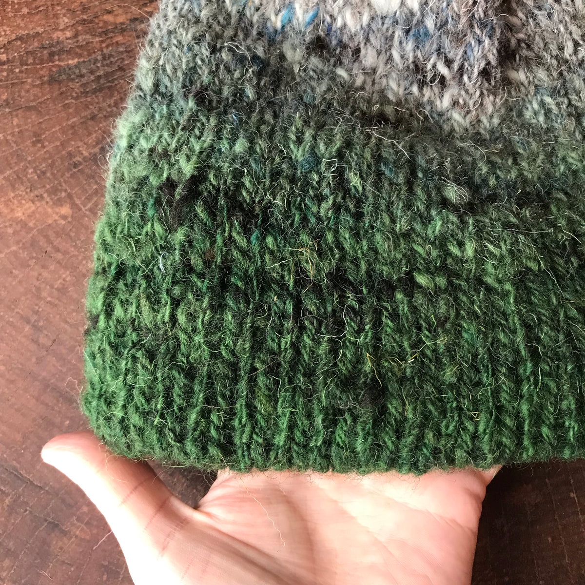 Green  beanie 100% wool Tuque verte laine - Mynoush