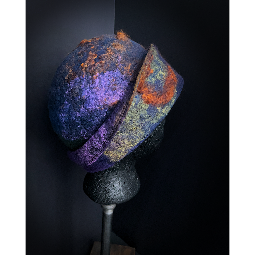 Felted hat size 22“ small