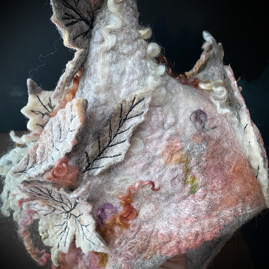 L’esprit des bois felted hood size 23“ STOCK