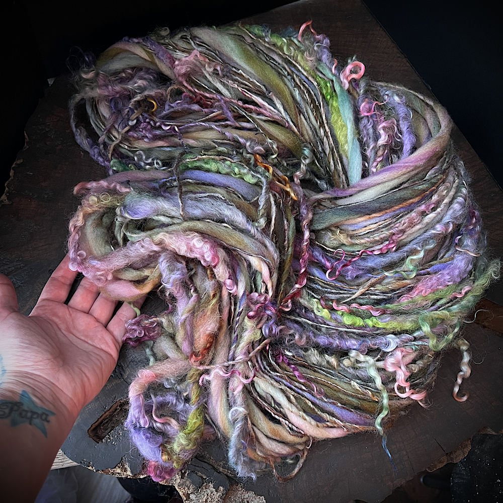 A fairy breath art yarn single