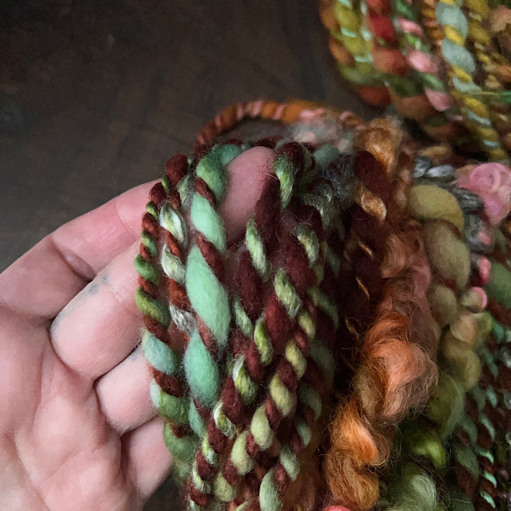 Happy fox - 2 ply yarn with curly locks