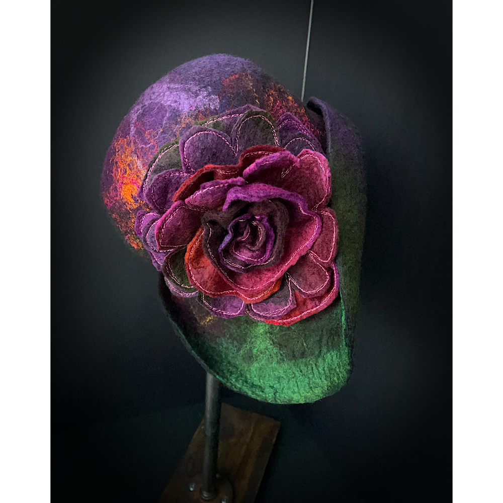 Felted flapper’s hat with rose size 23.5”