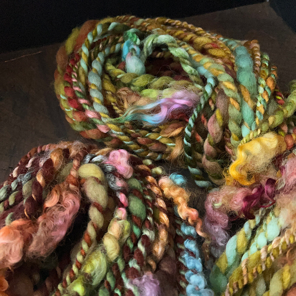 Happy fox - 2 ply yarn with curly locks