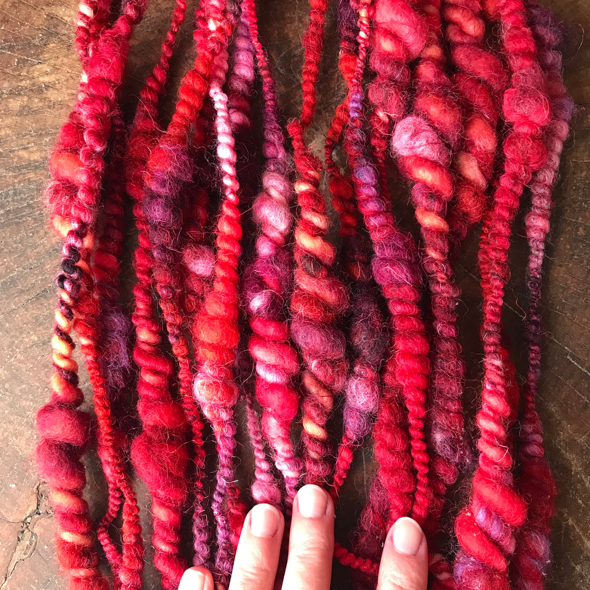Red art yarn 100g - Mynoush