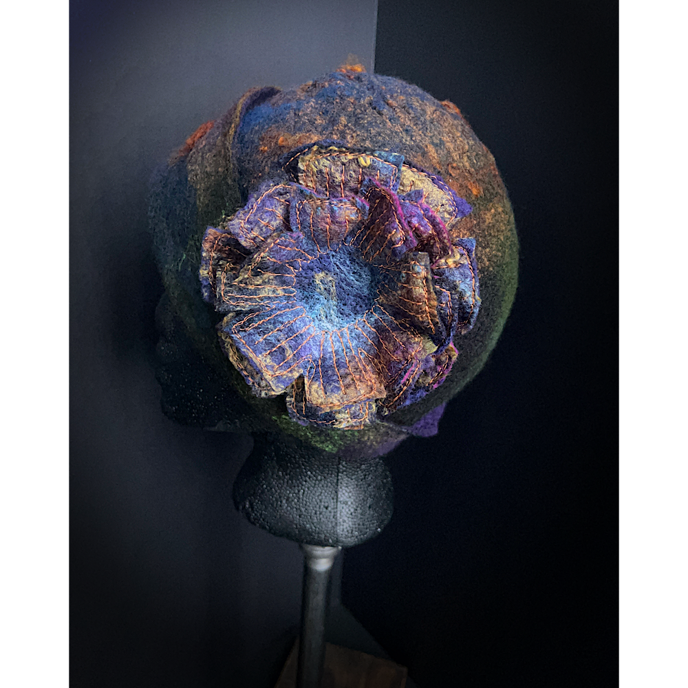 Felted hat size 22“ small