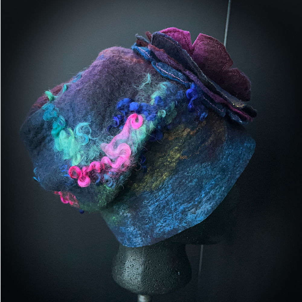 Felted hat size 22” 3/4 small
