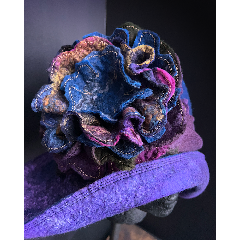 Felted flapper’s hat with rose size 23.5”