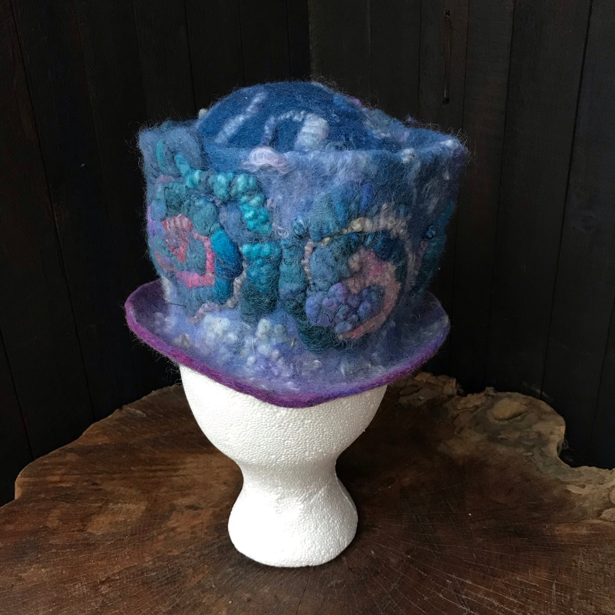 Blue felted top hat 100% Wool size 23” | Chapeau Bleu Haut de forme en feutre Grandeur 23” - Mynoush