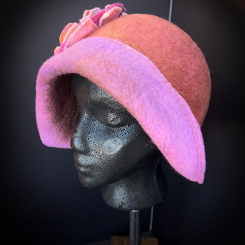 Felted flapper’s hat with rose size 23.5”