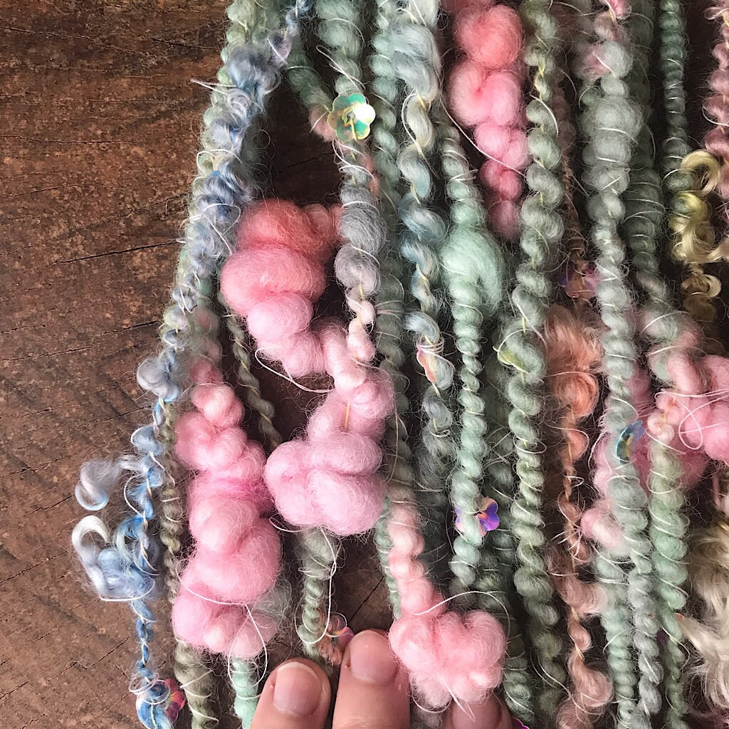 Early roses - beaded Art yarn