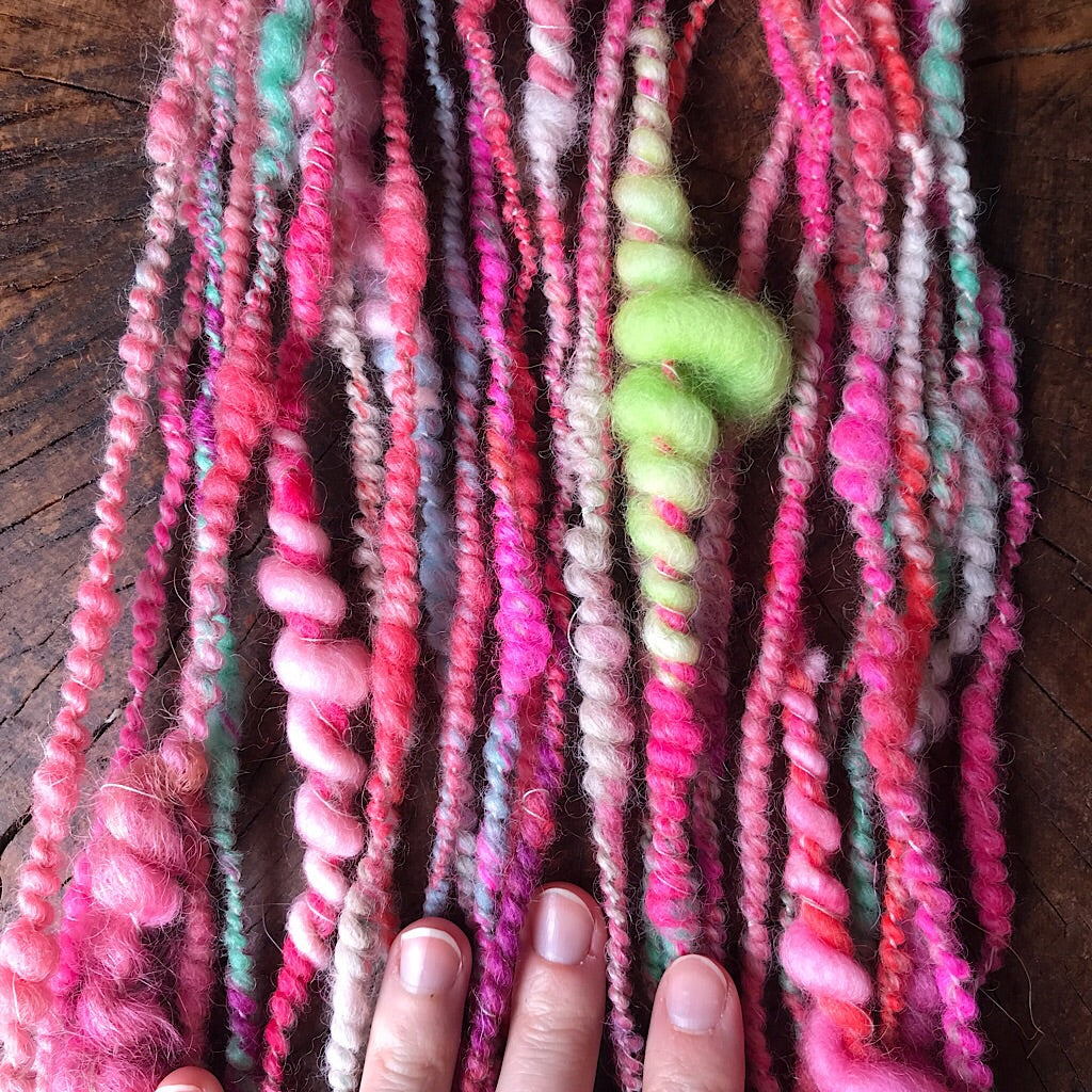 Pink bouquet art yarn