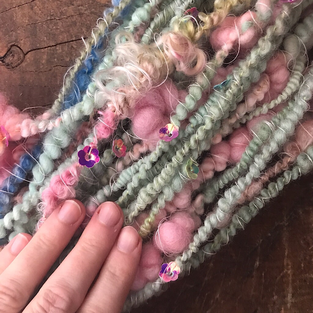 Early roses - beaded Art yarn