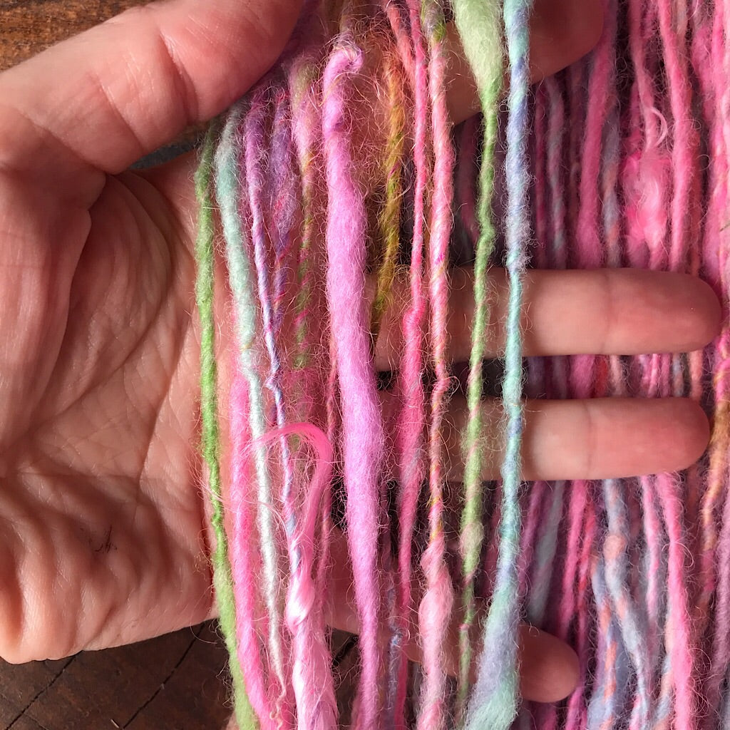 Pink bouquet - Hand spun yarn