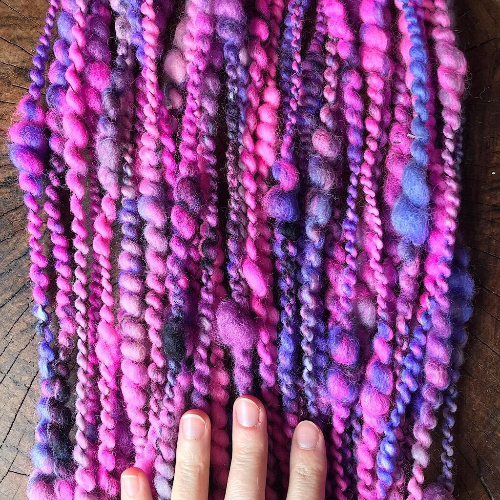 Violet - art yarn